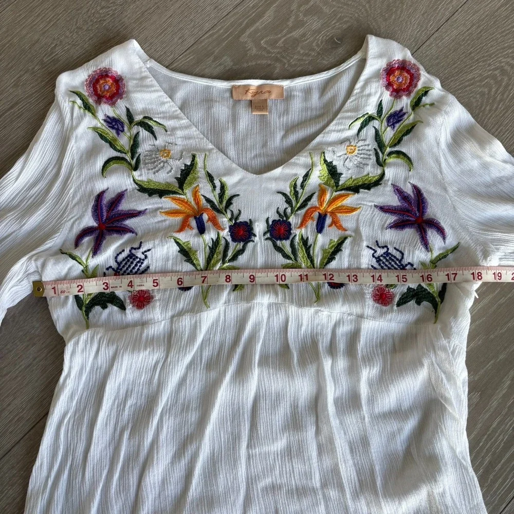 Kyra Anthropologie Womens White Embroidered Flower Bell Sleeve Top Size L - Picture 14 of 16